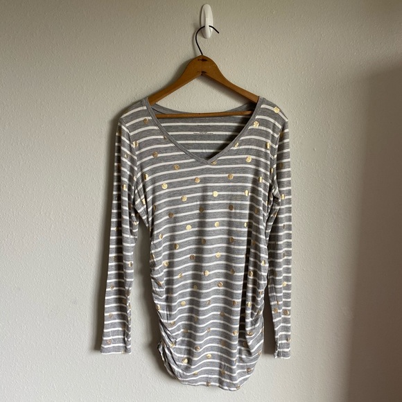 Motherhood Maternity Tops - Motherhood maternity polka dot striped vneck top